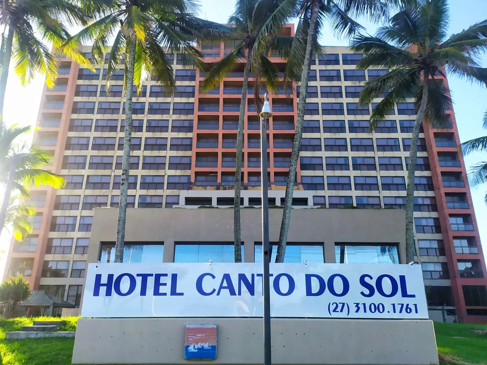 Hotel Canto do Sol é autuado pela prefeitura por receber hóspedes