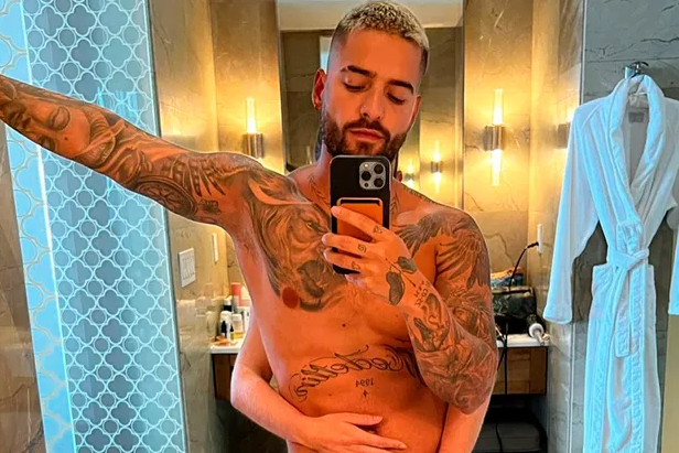 Peladão! Maluma posta foto nu, leva fãs à loucura e tampa parte íntima