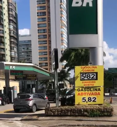 Com redução de imposto, postos do ES vendem litro da gasolina a partir de R$ 5,82