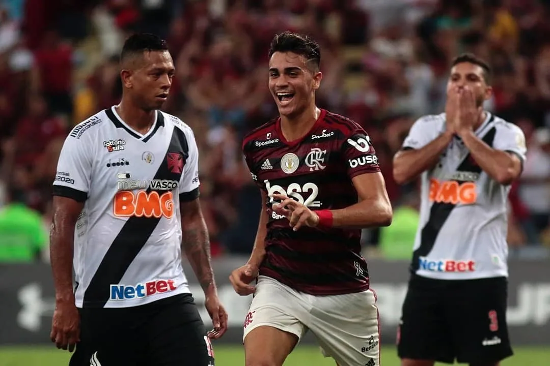 Em clássico com 8 gols, Flamengo e Vasco empatam no Maracanã