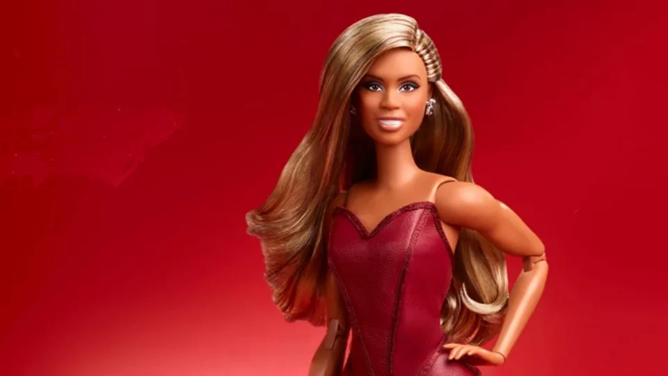 Vice-líder do governo põe Barbie transexual na pauta de comissão da Câmara