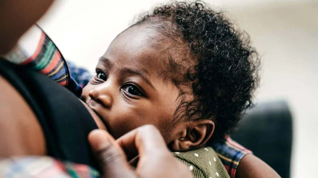 Como saber se meu bebê está mamando bem?