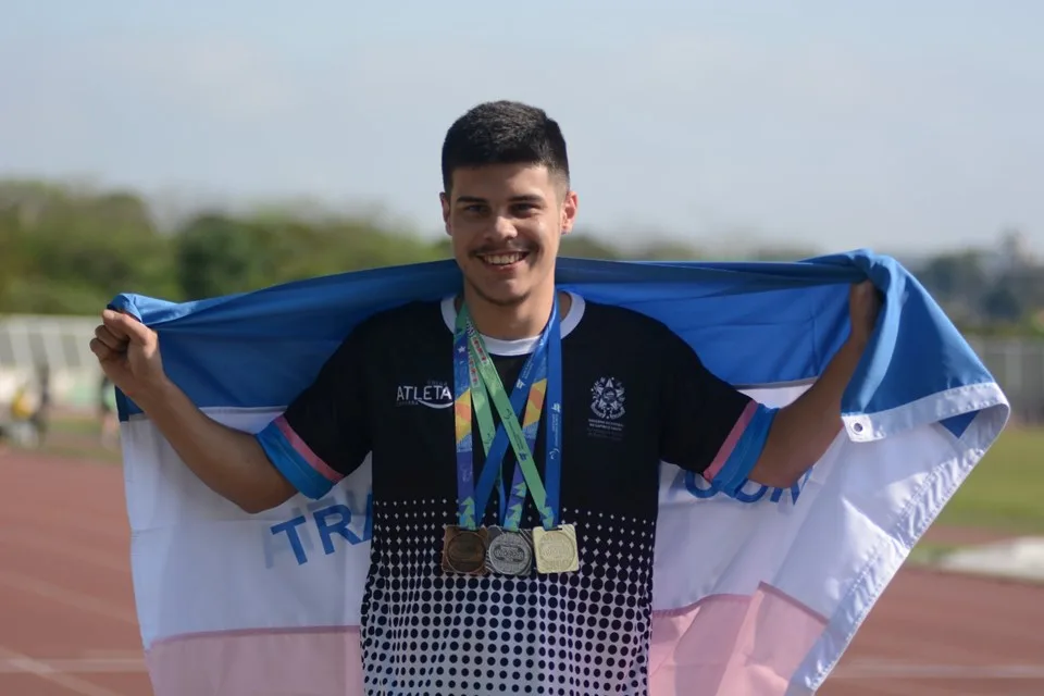 Coleção de medalhas na delegação capixaba nas Paralimpíadas Escolares