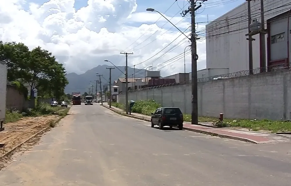 Suspeito de assalto morre após trocar tiros com policial de folga na Serra