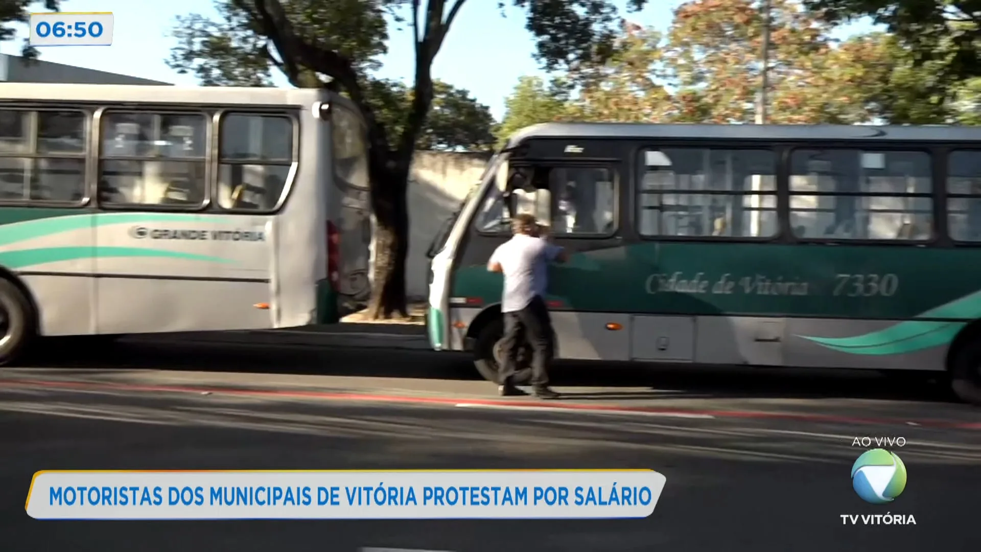 Rodoviários fazem protesto na capital por causa de atraso em salário