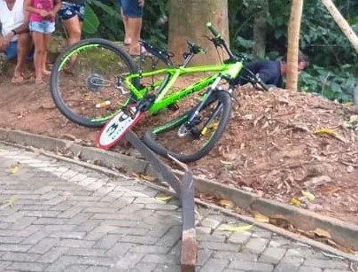 Escritor canadense morre após acidente de bicicleta em Guarapari