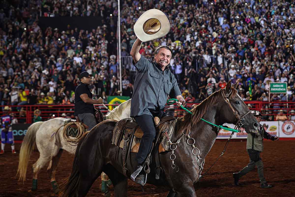 PDT acusa Bolsonaro de realizar showmício durante Festa do Peão em Barretos