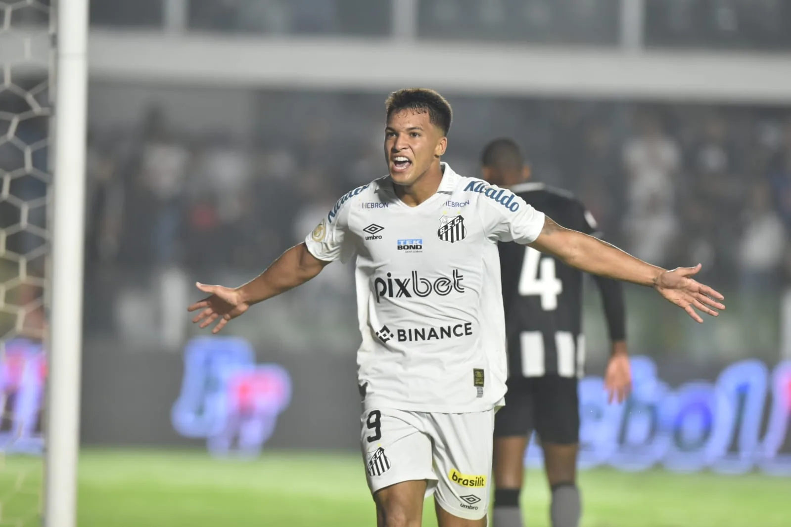 Santos vence Botafogo antes da estreia da Lisca e aproveita momento de alívio