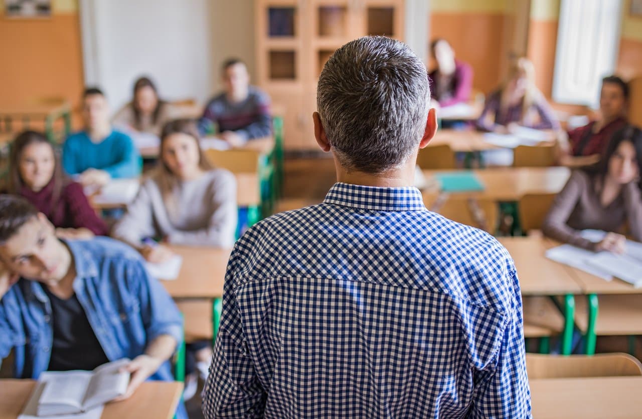 Sedu lança edital de concurso com 1.500 vagas na Educação