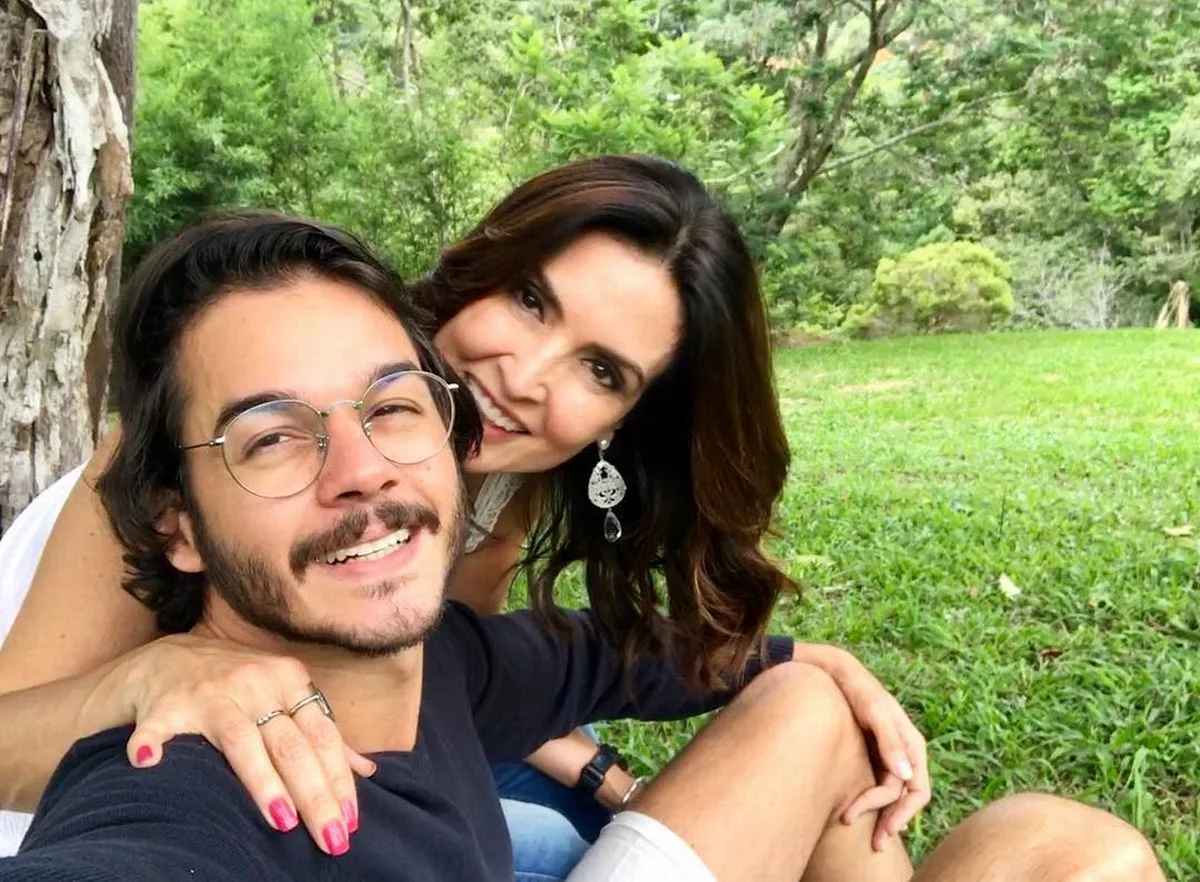 Fátima Bernardes e Túlio Gadêlha reúnem pais e sogros pela primeira vez