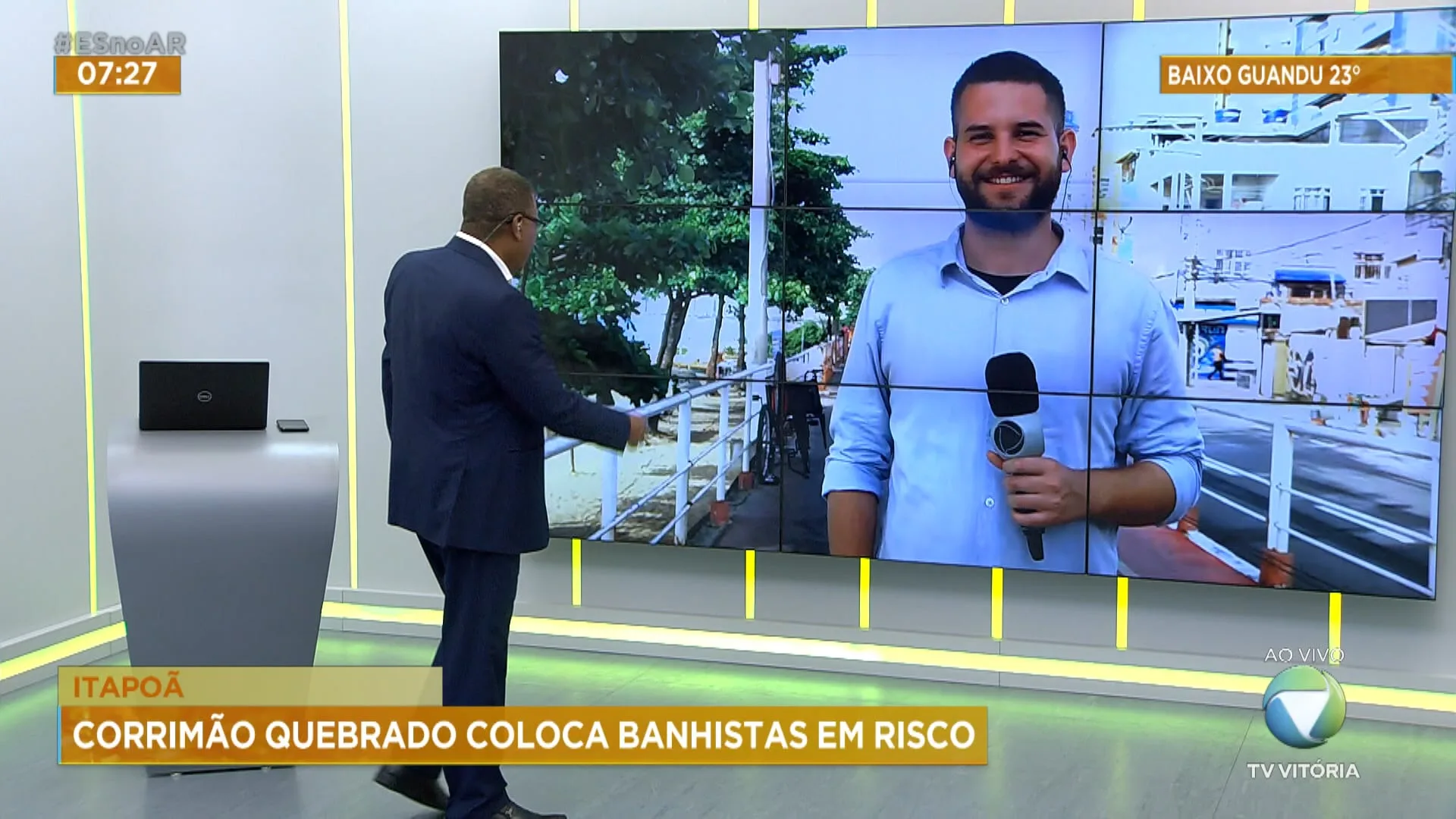 Corrimão quebrado coloca banhistas em risco