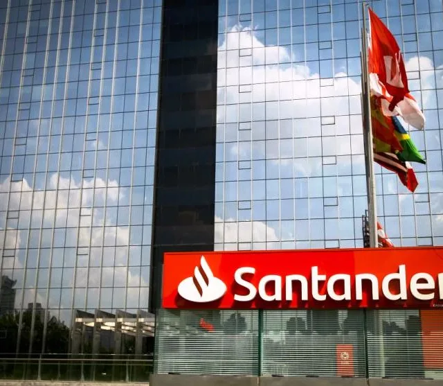 Santander inicia seleção para trainee com salário de R$ 6,7 mil