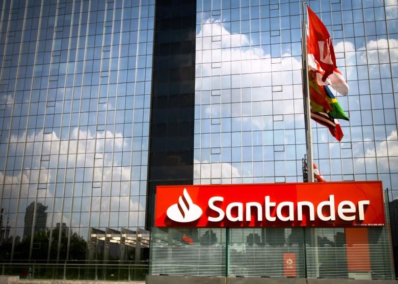 Santander inicia seleção para trainee com salário de R$ 6,7 mil