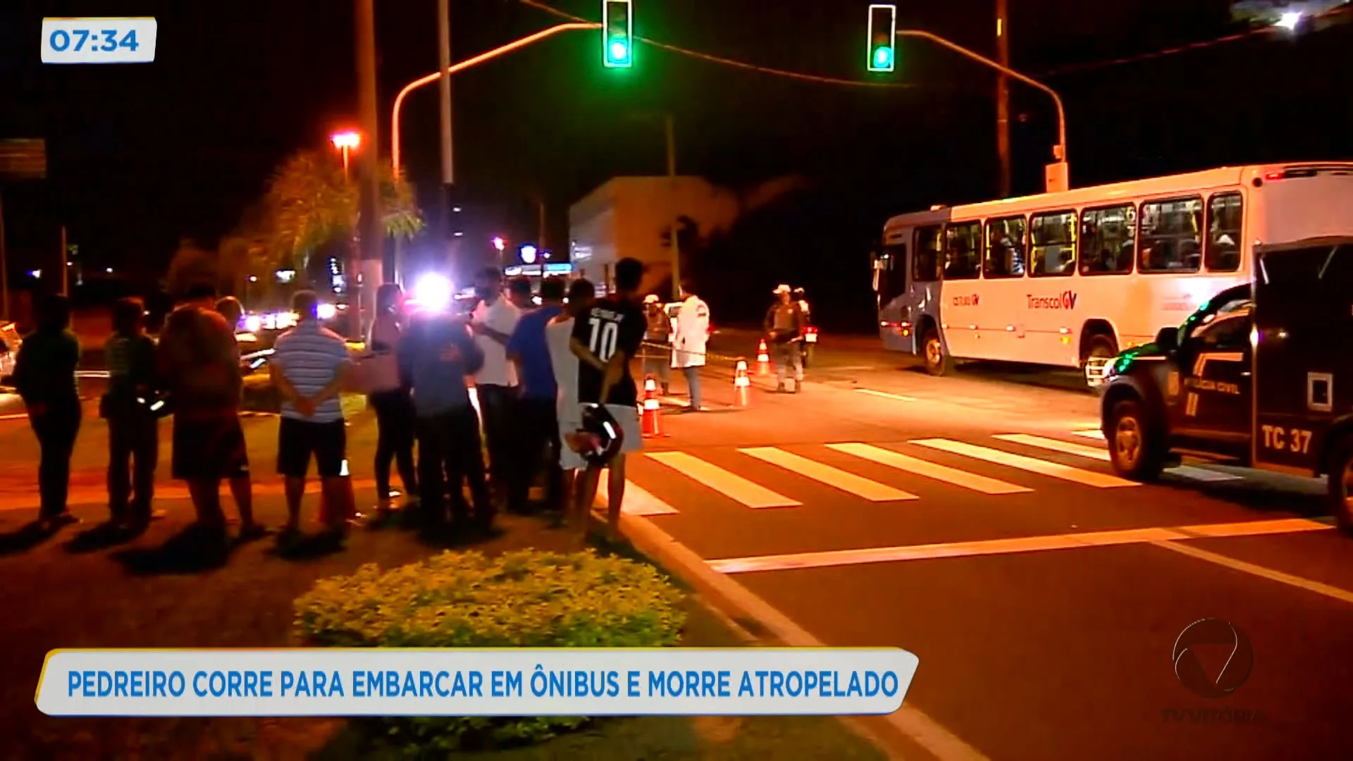 Pedreiro corre para embarcar em ônibus e morre atropelado