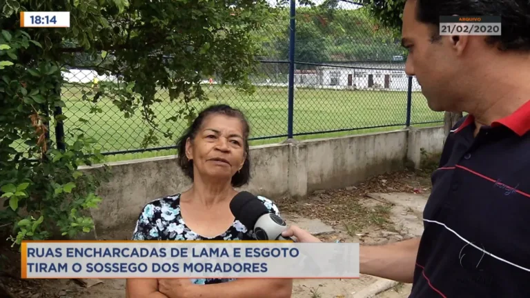 Ruas alagadas e muita sujeira causaram transtornos a comunidade