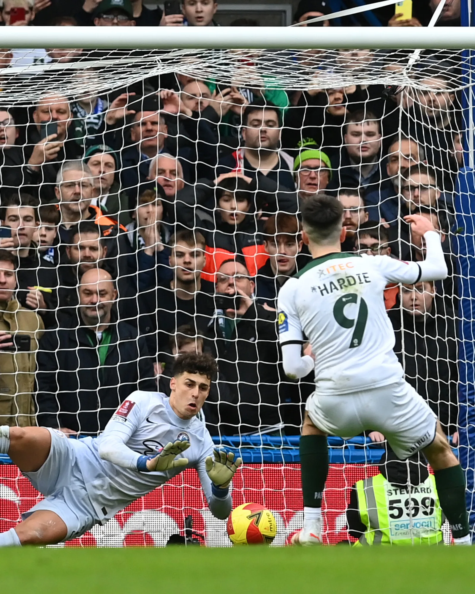 Chelsea sofre, mas Kepa espanta zebra na Copa da Inglaterra antes do Mundial