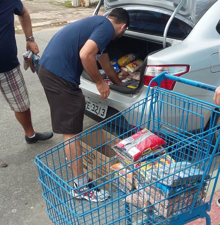 Arrecadação de alimentos é promovida por faculdade de Guarapari