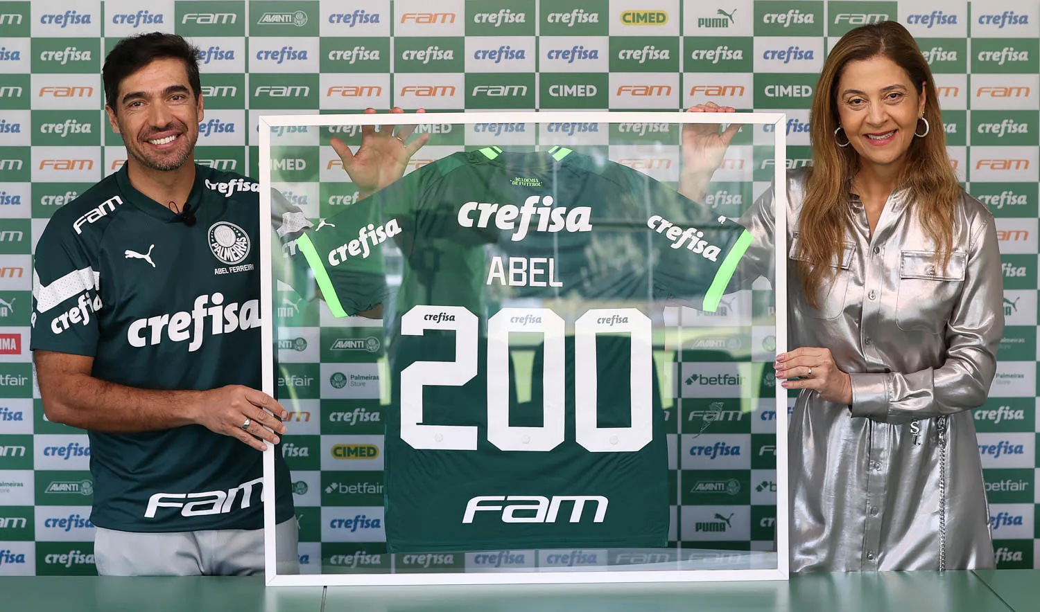 Palmeiras homenageia Abel pelos 200 jogos: "Um dos maiores"