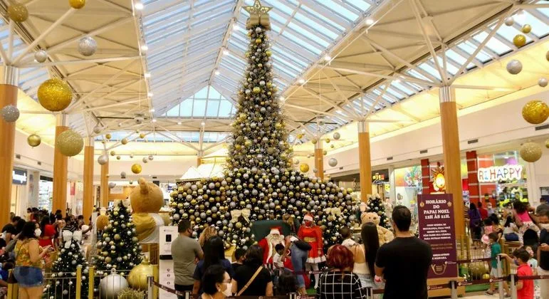 Shoppings têm alta de 5,9% nas vendas no Natal