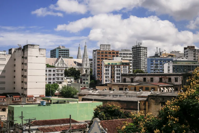 vista da catredal, no centro historico de vitoria