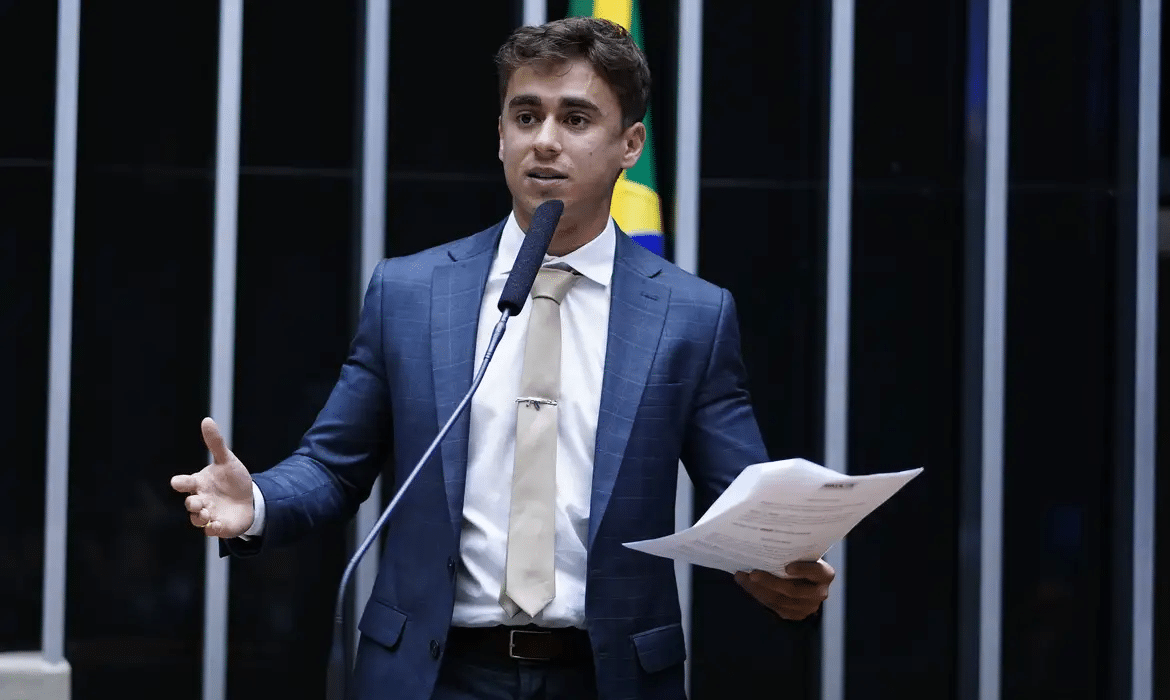 Nikolas Ferreira em debate (Foto: Pablo Valadares/Câmara dos deputados)