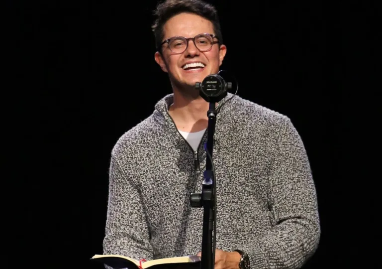 Com quase 12 milhões de seguidores, pastor mais influente do mundo Deive Leonardo se apresenta em Vitória