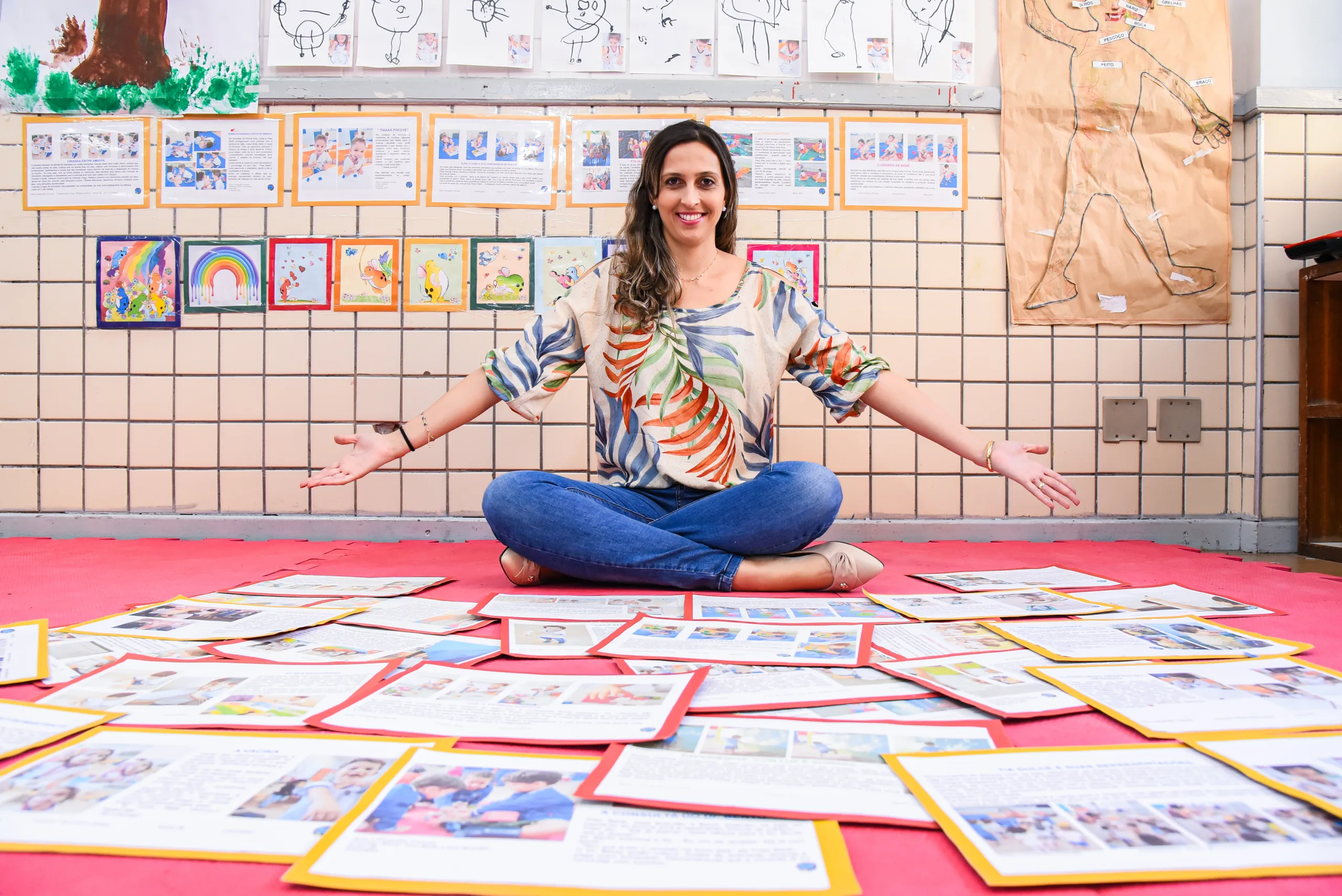 Professora de Vitória ganha prêmio por trabalho na educação especial