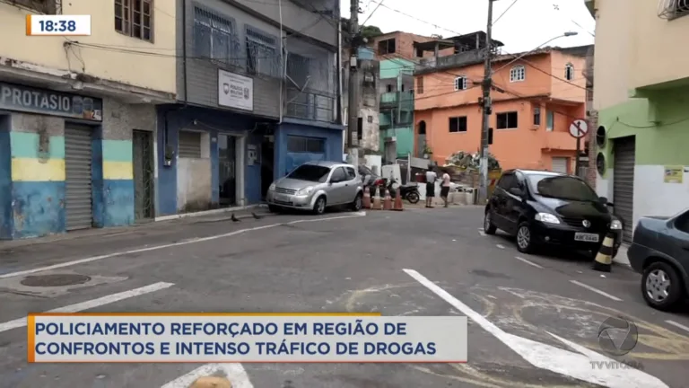 Polícia reforça presença em bairro de intenso tráfico de drogas