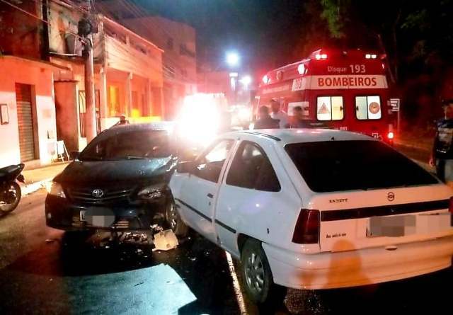 Motorista embriagado causa acidente de trânsito no bairro Maria das Graças