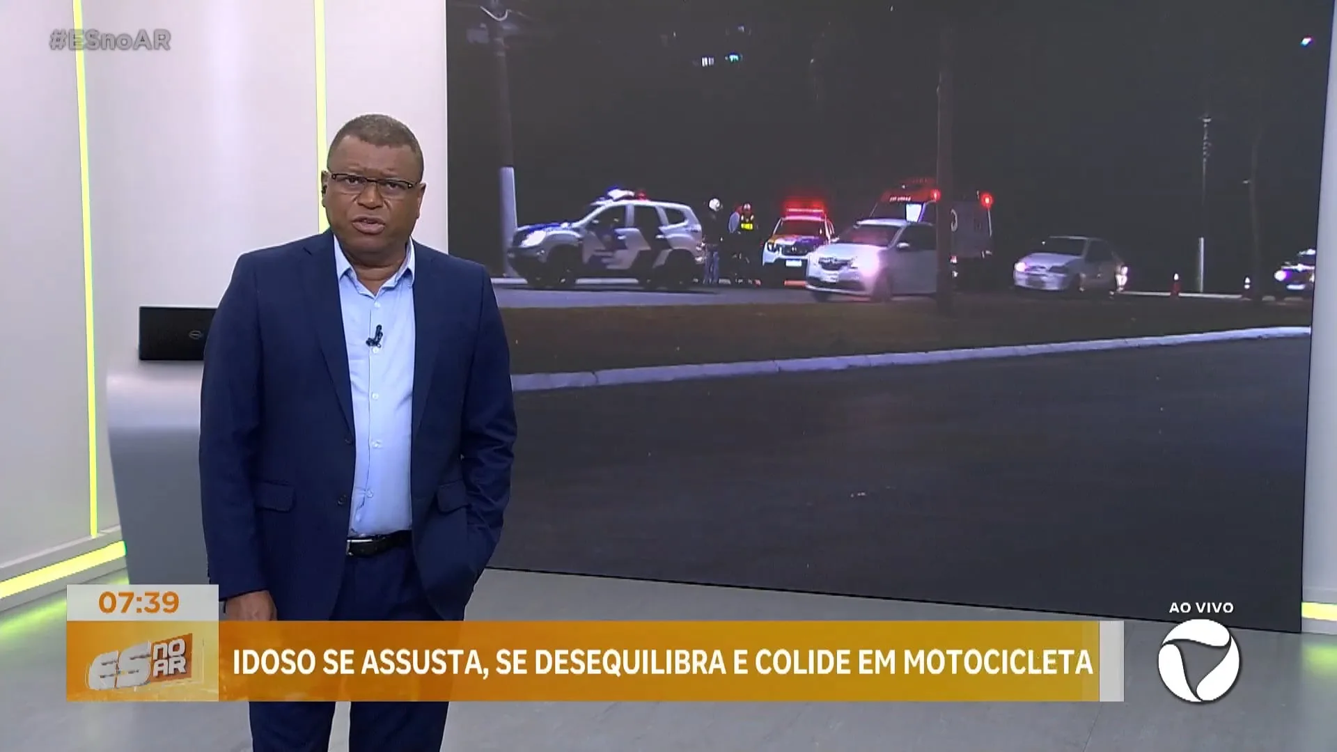 Idoso se assusta, se desequilibra e colide em motocicleta