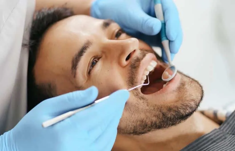 Dente permanente que não nasce? Saiba se isso é um problema