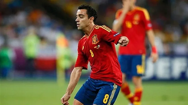 Xavi diz que seu "objetivo final" é ser técnico do Barcelona