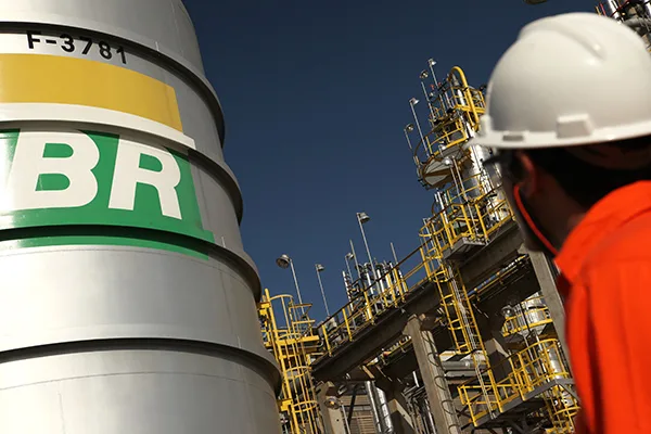 Parcela da Petrobras na composição do preço final ficará em R$ 3,20 por litro. Crédito: Divulgação / Petrobras