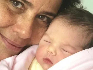 Mãe de Rafael Vitti comemora primeiro mês de Clara Maria: 'sempre estarei contigo'