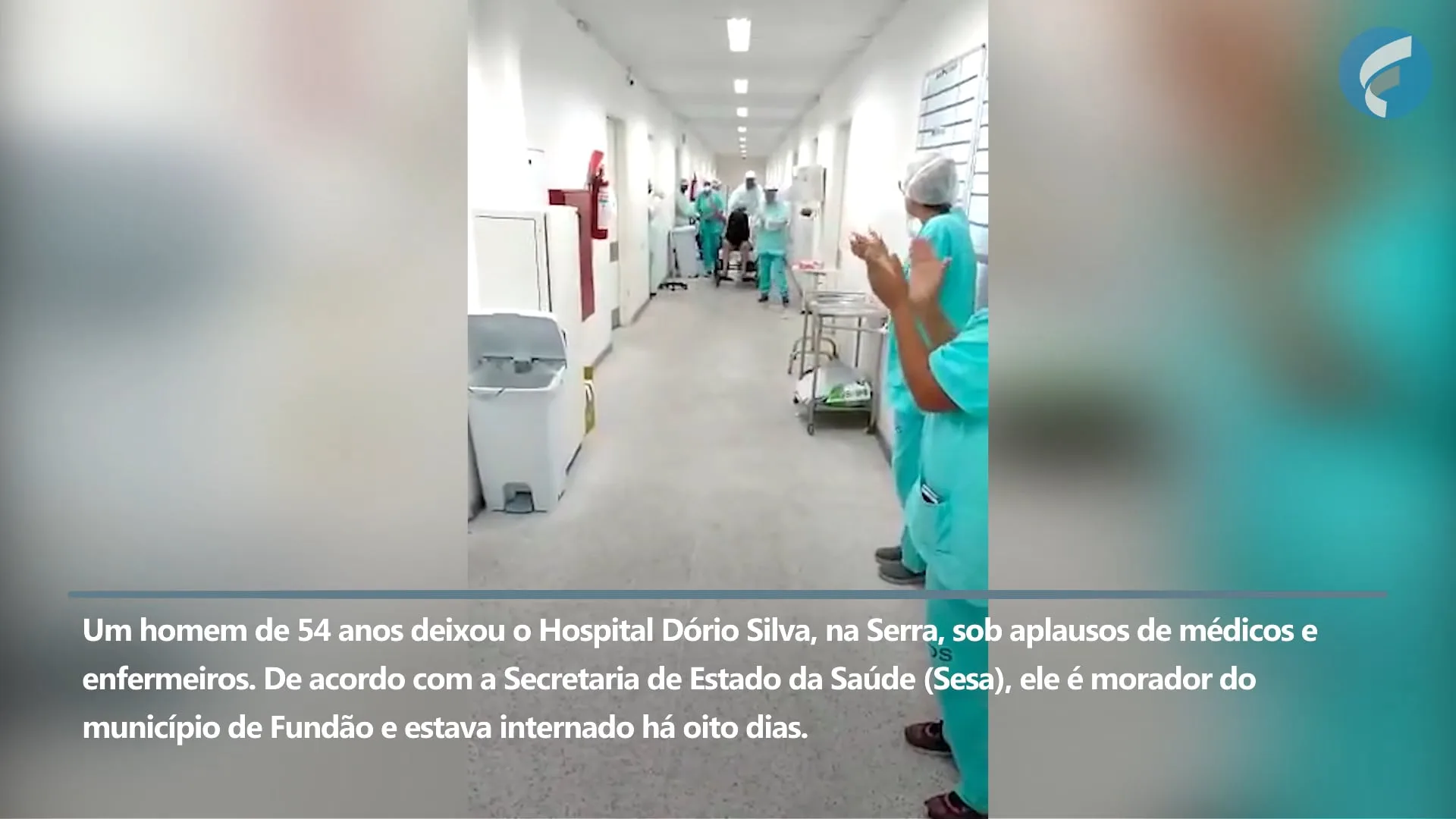 VÍDEO | Sob aplausos, homem recuperado da covid-19 deixa hospital no ES