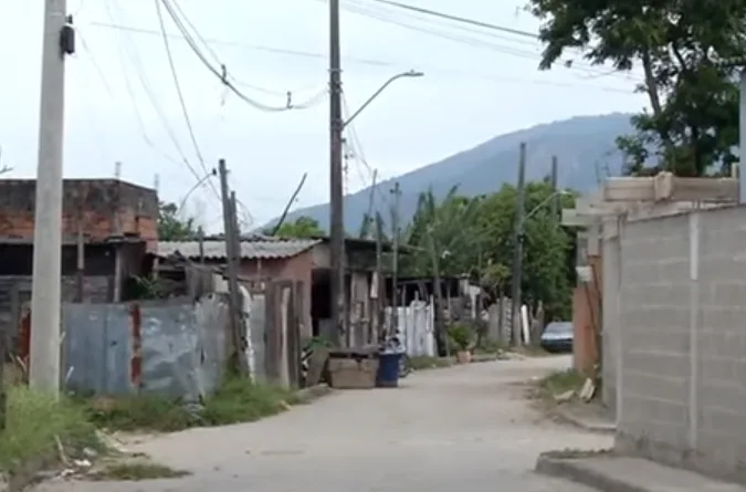 Mulher foge de casa com os filhos após ser agredida pelo ex na Serra