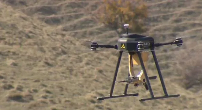 VÍDEO | Empresa cria primeiro drone militar equipado com metralhadora