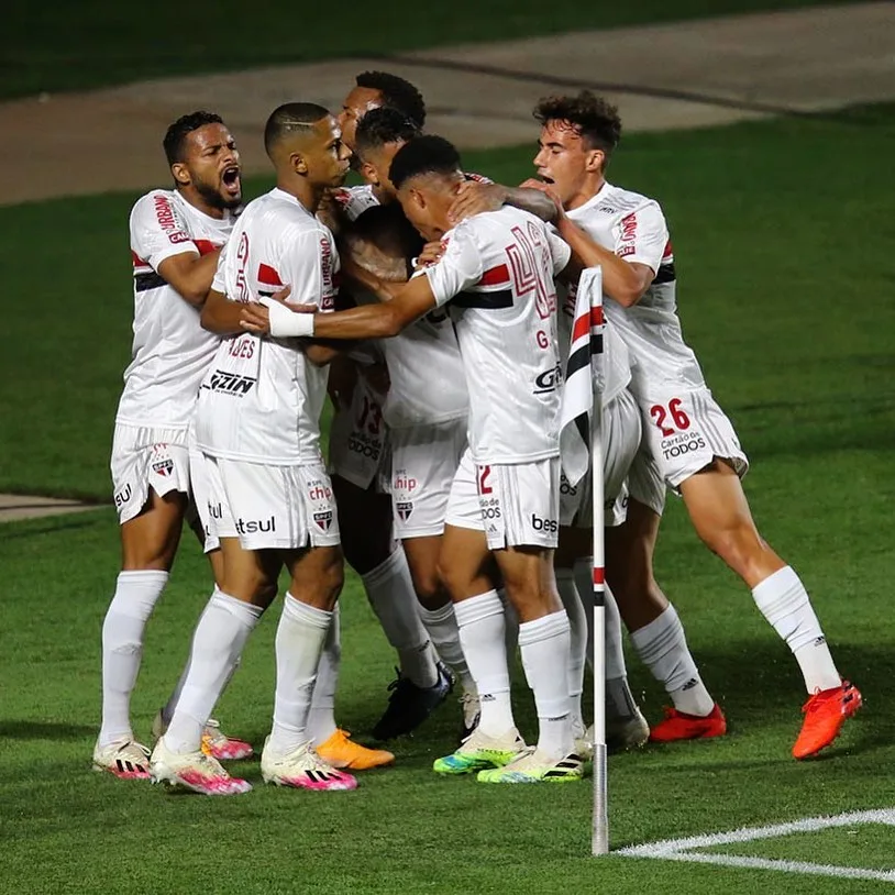 São Paulo empata com o Vasco no Morumbi e perde chance de se igualar aos líderes