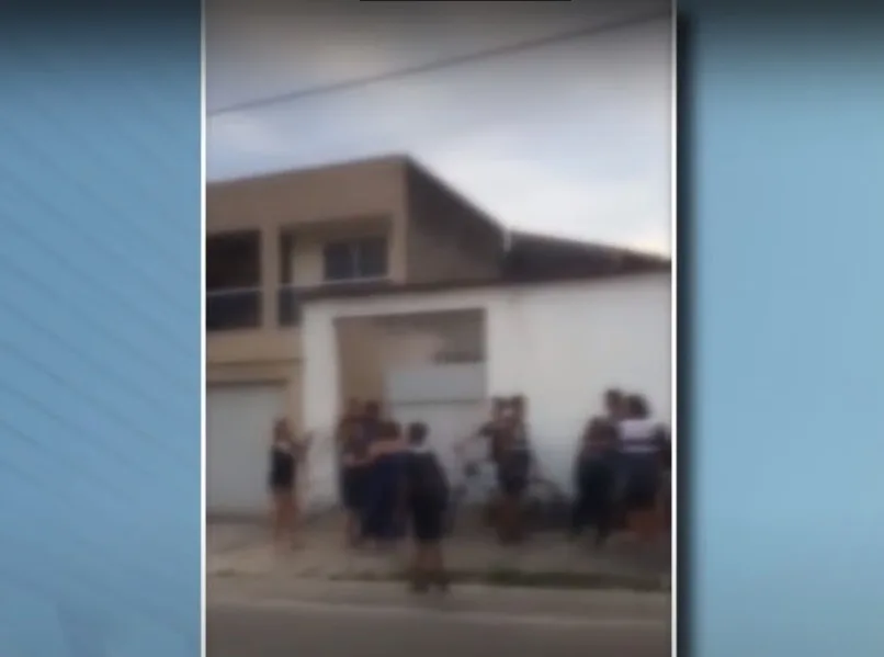 VÍDEO | Adolescentes são agredidos por mãe e filha em Vila Velha