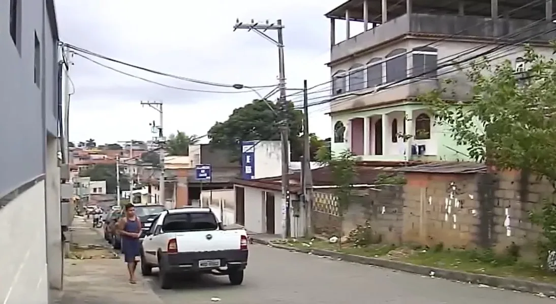 Homem sofre acidente de bicicleta e precisa fazer cirurgia depois de atingir fio de telefone