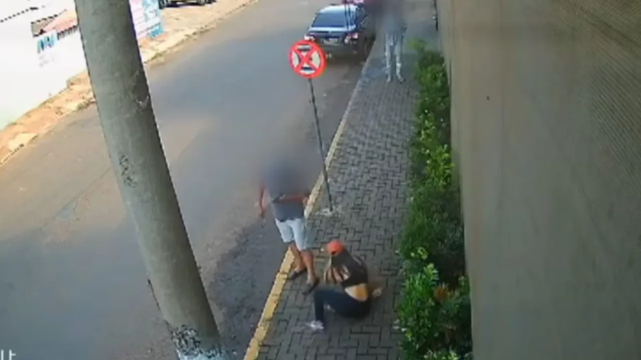 VÍDEO | Jovem fica em estado grave após ser atacada com ácido