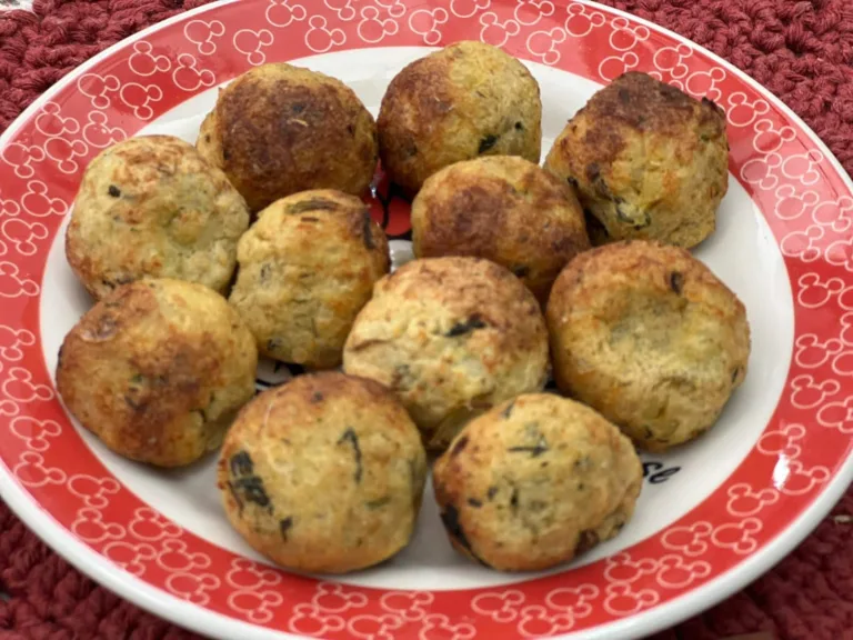 Veja como fazer receita simples de bolinho de peixe na airfryer