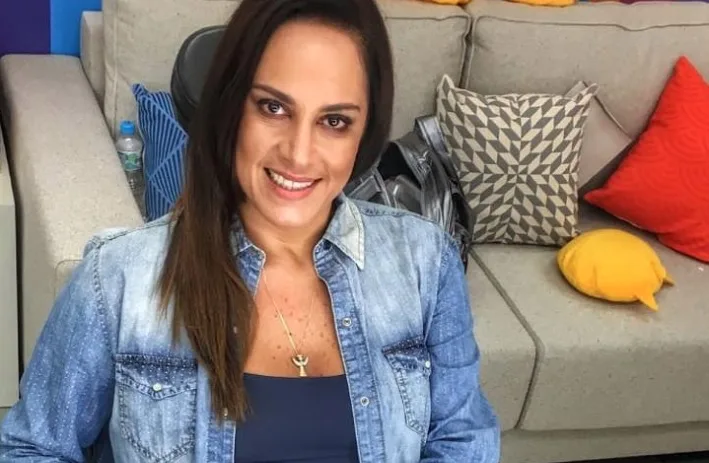 Silvia Abravanel faz revelação sobre adoção: Era para eu ser irmã do Carlos Alberto de Nóbrega e não filha do Silvio Santos