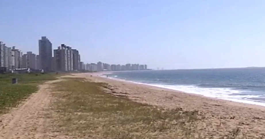 Amigos são assaltados e ficam reféns na areia da praia de Itaparica