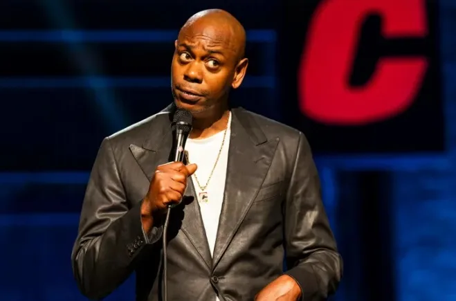 Homem invade palco e agride comediante Dave Chappelle durante apresentação