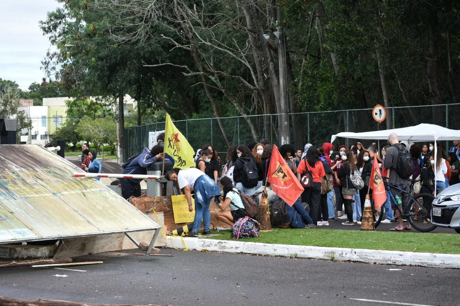 Acampados na Ufes, alunos pedem diálogo com reitoria: "Sem conversa, não vamos sair"