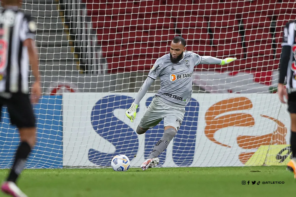 Everson lamenta vice da Copa do Brasil, mas mantém confiança: 'Temos outra final'