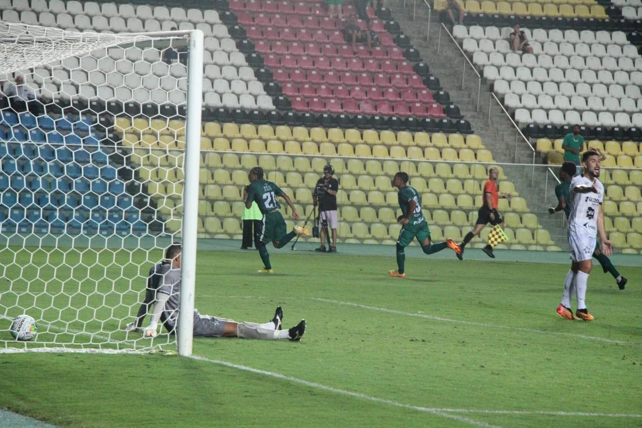 Porto Vitória vence o Estrela do Norte e assume a liderança do Capixabão