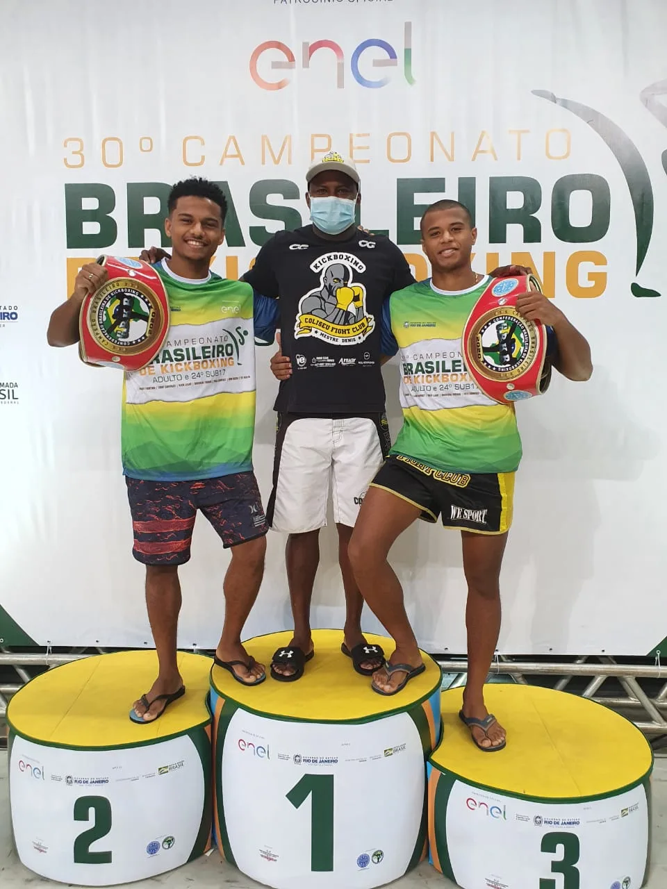 Atletas capixabas unem forças para ir ao Campeonato Mundial de Kickboxing