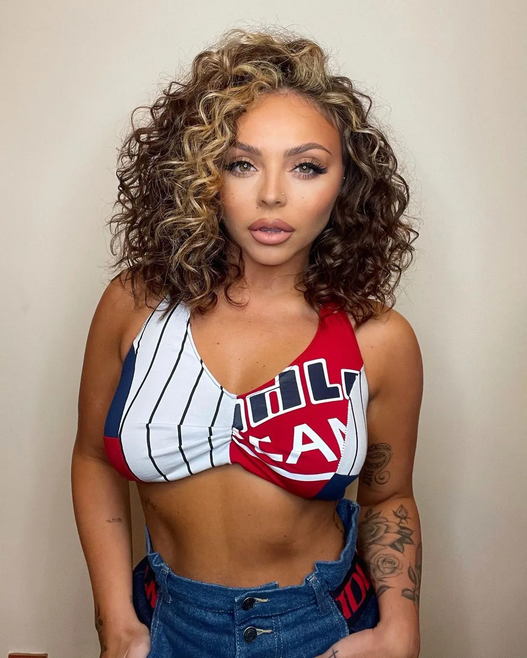 Após anunciar saída do Little Mix, Jesy Nelson muda completamente o visual